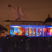 Šv. Kalėdų vakarą ant Vilniaus katedros sienos nušvito 3D pasaka 