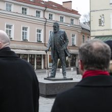 J. Basanavičiaus paminklą kroatai papuošė kaklaraiščiu