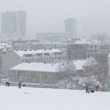 Sostinei – sniego iššūkiai: kelininkai dirbo visą naktį