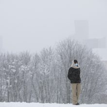 Sostinei – sniego iššūkiai: kelininkai dirbo visą naktį