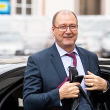 V. Uspaskicho pasitraukimą įvertino politologai: klausimas, ar neblefuoja