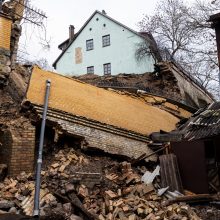 Vilniaus savivaldybės komisija tirs, kodėl Paupio gatvėje nuvirto namo siena