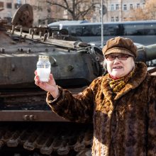 G. Nausėda apie provokacijas prie rusų tanko: jo reikėjo, kad pamatytume „vatinukus“