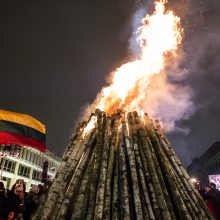 Pasitinkam Laisvės gynėjų dieną: atveriamas Sausio 13-osios memorialas, suliepsnos laužai