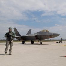 NATO naikintuvai dukart kilo atpažinti ir lydėti Rusijos orlaivių