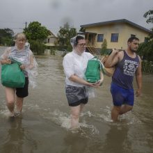 Australijos šiaurę skandina „didžiausi per šimtmetį“ potvyniai