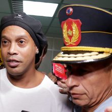 Areštuotas Brazilijos futbolo žvaigždė Ronaldinho: pasinaudojo padirbtu pasu