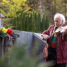 Vilniuje pergalės minėjimas – kuklesnis: skambėjo sovietinės karinės dainos, bet tyliau