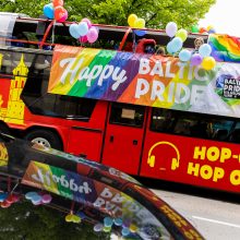 Vilniuje atidarytas „Baltic Pride“ festivalis: į miestą išriedėjo Vaivorykštės autobusas