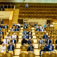 Politologai įvertino chaotišką dieną Seime ir prezidento poziciją: atrodo nesolidžiai