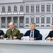 Įspėja: Rusija gali inicijuoti bylas prieš lietuvius dėl sovietinių paminklų nukėlimo