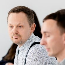 Trys vienos lyties poros kreipiasi į teismą: nori įteisinti santuoką Lietuvoje
