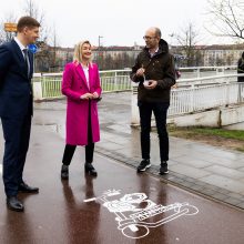 Lietuvoje pradedama kampanija, skatinanti saugiau važinėti paspirtukais