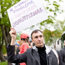 Vilniuje – piketas prieš migrantų apgręžimą: skandavo „Lietuvos pasienis – mirties zona“