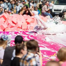 Vilniuje prasidėjo šaltibarščių festivalis – įtraukė rožinių pramogų sūkurys