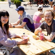 Vilniuje prasidėjo šaltibarščių festivalis – įtraukė rožinių pramogų sūkurys