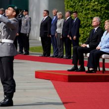 G. Nausėda prabilo vokiškai ir pakvietė A. Merkel į Kuršių neriją