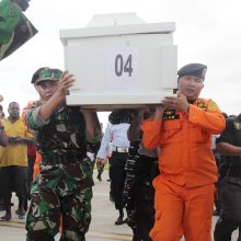Indonezijoje rastas sudužęs lėktuvas ir keturi žuvę įgulos nariai