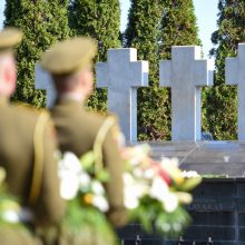 Omonininkų nužudytus pasienio pareigūnus pagerbė valstybės vadovai