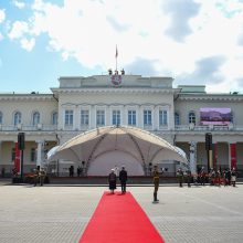 D. Grybauskaitė perdavė Prezidento rūmus G. Nausėdai