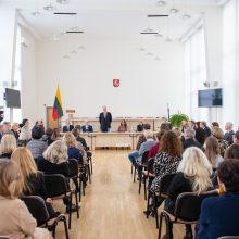 Prezidentas su naująja LAT pirmininke aptarė teisėjų atlyginimų klausimą