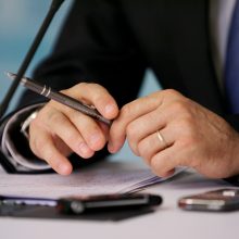 Teisingumo ministerija planuoja didinti notarų skaičių