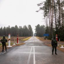 Pasieniečiai apgręžė 4 migrantus, daugiau įtampos – Baltarusijos pasienyje su Latvija