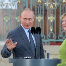 A. Merkel ir V. Putinas kalbėjo 3 valandas: pokalbio detalės – paslaptis