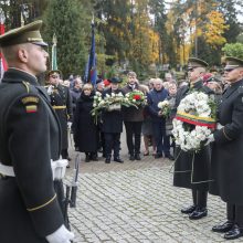 Su sovietų okupacija kovojusiam partizanų vadui – pagarba ir gėlių vainikai