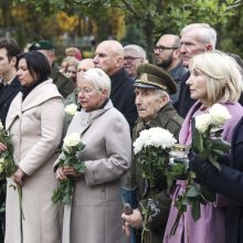 Su sovietų okupacija kovojusiam partizanų vadui – pagarba ir gėlių vainikai