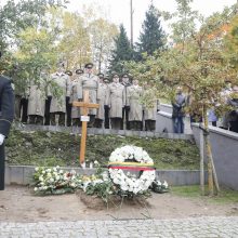 Su sovietų okupacija kovojusiam partizanų vadui – pagarba ir gėlių vainikai