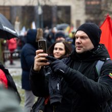 Sausio 13-osios minėjimas – triukšmingas: premjerė kalbą sakė su ašarom, protestuotojai rėkė „Gėda!“