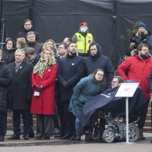 Sausio 13-osios minėjimas – triukšmingas: premjerė kalbą sakė su ašarom, protestuotojai rėkė „Gėda!“