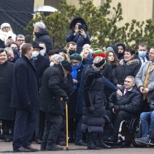 Sausio 13-osios minėjimas – triukšmingas: premjerė kalbą sakė su ašarom, protestuotojai rėkė „Gėda!“