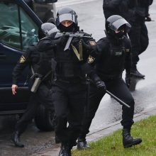 Baltarusijoje pareigūnai vaikė protestuotojus: sulaikyta apie 300 žmonių