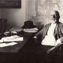 Lietuvininkas: Tilžės akto signataras M.Jankus savo kabinete Bitėnuose, 1934 m.