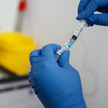 Lietuva Uzbekistanui perduos 607 tūkst. vakcinos nuo koronaviruso dozių