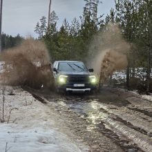 Vairavimo rekordininkai V. Milius ir A. Bubinas šalies perimetrą apvažiavo pasieniu 