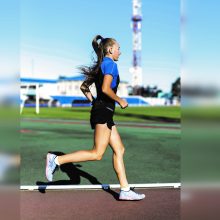 Kodėl mergaitės brendimo metu nustoja sportuoti?