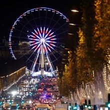 Įspūdingai pasipuošęs Paryžius jau gyvena Kalėdomis