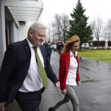 Islandijos premjeras po skaudaus smūgio rinkimuose atsistatydina 