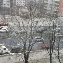 Nelaimė Vilniuje: automobilis kliudė ne per pėsčiųjų perėją bėgusį vaiką