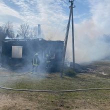 Nelaimė Šilalės rajone: kilus gaisrui beveik visiškai sudegė namas