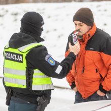 Vilniaus gatvėse – girtų vairuotojų virtinė: vienas tikino, kad promilės – nuo kramtomosios gumos