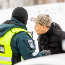 Vilniaus gatvėse – girtų vairuotojų virtinė: vienas tikino, kad promilės – nuo kramtomosios gumos