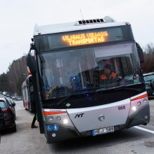 Siaubingas gaisras Viršuliškėse: griuvo užsidegusių butų perdanga, keturi žmonės – ligoninėje