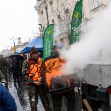 Ūkininkai prašo policijos palydos išvykstant: kitaip negalės judėti automagistralėmis