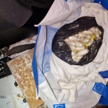 Smūgis narkomafijai: Marijampolės kriminalistai sulaikė didelio kiekio kokaino kontrabandą