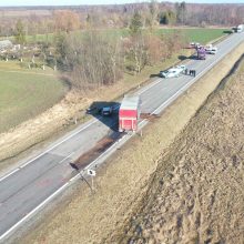 Panevėžio rajone – tragedija: susidūrus „Audi“ ir sunkvežimiui žuvo jauna moteris