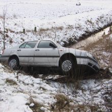 Netikėtas sniegas tapo spąstais uostamiesčio vairuotojams